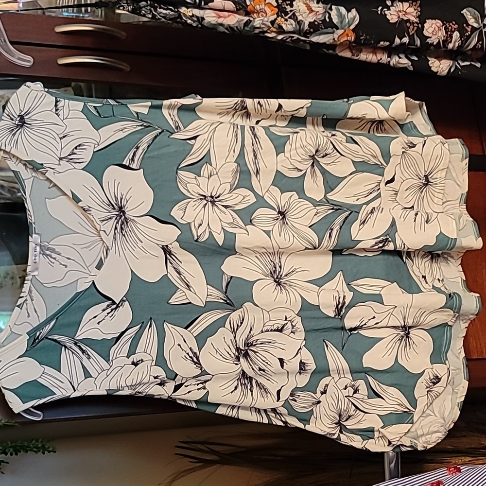 💥 3x v-neck green floral swing top
